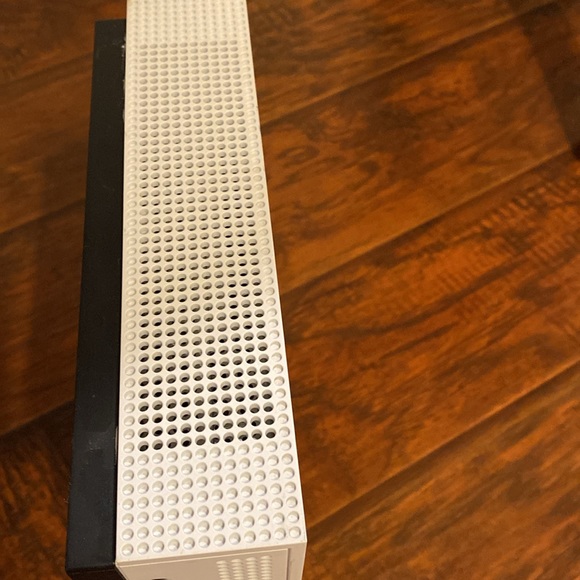 Xbox One S - Picture 5 of 8
